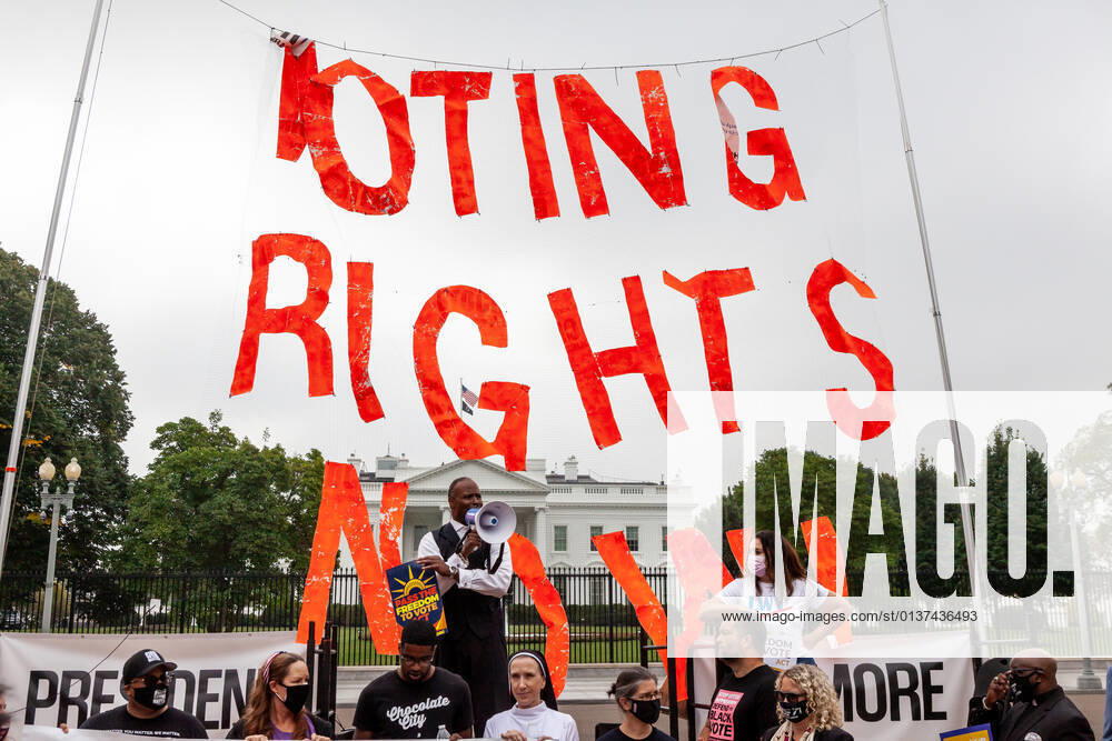 Voting Rights Activists Arrested At The White House Pastor Lewis Logan of Georgia speaks during a rally demanding that the Biden Administration take the lead on voting rights and pressure Congress to pass legislation protecting the right to vote. Washington District of Columbia United States bailey-votingri211005_npfAL