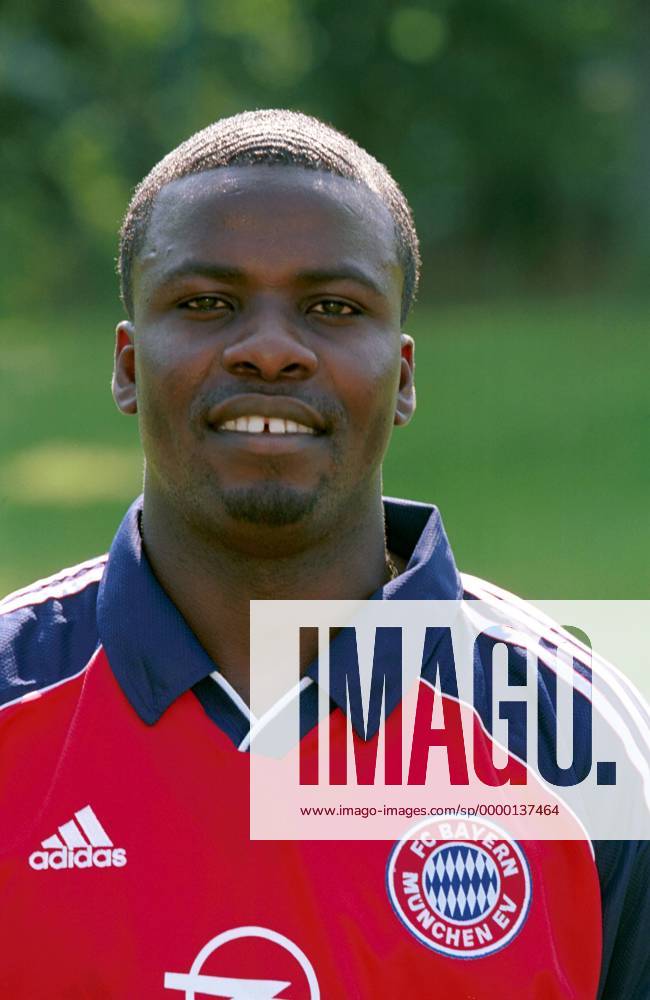 Samuel Osei Kuffour (Bayern) im Porträt Fußball 1. BL Herren Saison 1999 2000, Porträttermin, Präsentation, Pressetermin, Vorstellung, FC Bayern München Porträt München