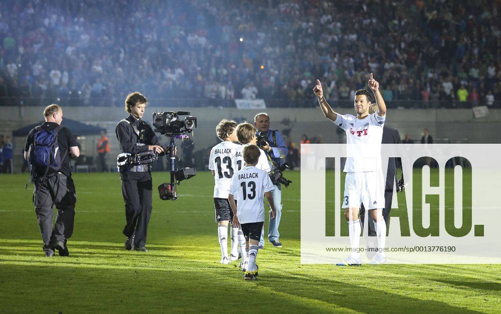 Ex Fussballprofi, Michael BALLACK, Kinder Louis, Jordi, Emilio BALLACKs Abschiedsspiel, TeamBallackandFriends Ciao Capitano Event Spiel BallackandFriends gegen eine Weltauswahl Fussball Star, Leipzig, am 05.06.2013