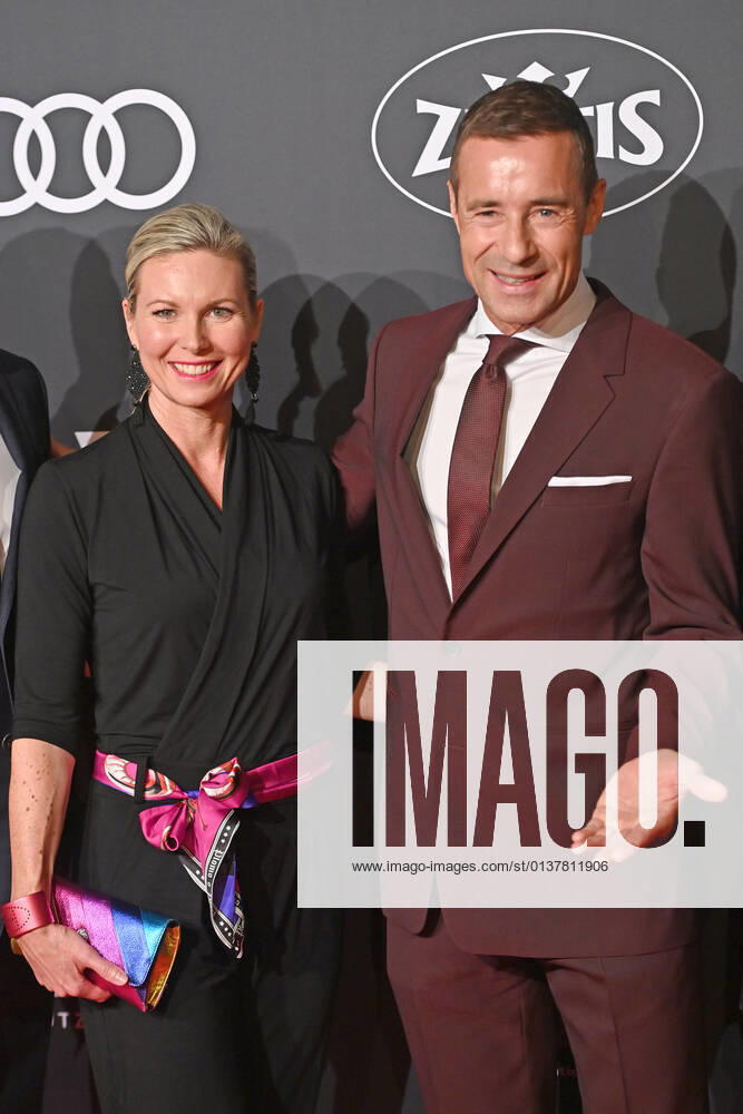 Kai PFLAUME Moderator with wife Ilke AUDI GENERATION AWARD 2021, Red Carpet on 06 10 2021 in Munich A L L I A N Z A R E N A