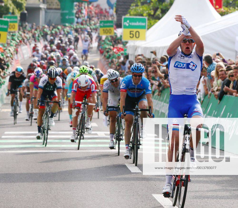 77. Radsport Tour de Suisse 4 Etappe Innertkirchen - Buochs Billd zeigt den Sieger Arnaud Demare (FRA) Team FDJ Aktion Foto