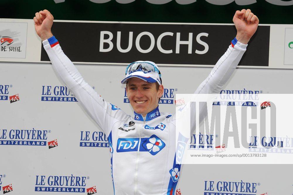 Arnaud DEMARE ( FRA FDJ - Francaise des Jeux ) gewinnt die vierte Etappe der Tour de Suisse - Siegerehrung - Podium - Jubel - Freude - Emotionen - Aktion - quer - Event: Tour de Suisse 2013 - 4.Etappe: Innertkirchen nach Buochs 174.4 km - Location: Schweiz - Europa - Datum: 11.06.2013