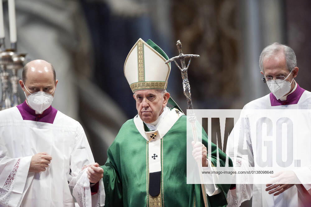 Italy, Rome, Vatican, 2021 10 10. Pope Francis during the mass on the occasion of the opening of the synod of bishops , path on synodality in the Vatican . Photograph by Alessia Giuliani Catholic Press Photo.