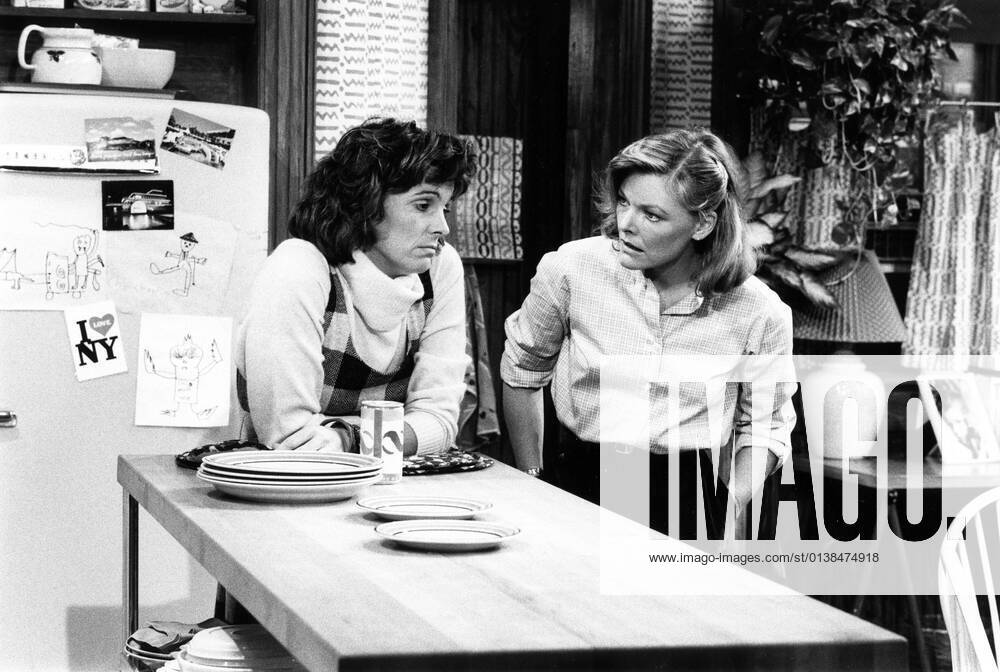 KATE & ALLIE, from left: Susan Saint James, Jane Curtin, 1984-1989. ? CBS Courtesy Everett Collection Ref:TBDKAAN CB020 PUBLICATIONXNOTxINxCANxCHNxFRAxITAxJPNxNORxPOLxRUSxESPxUKxUSA
