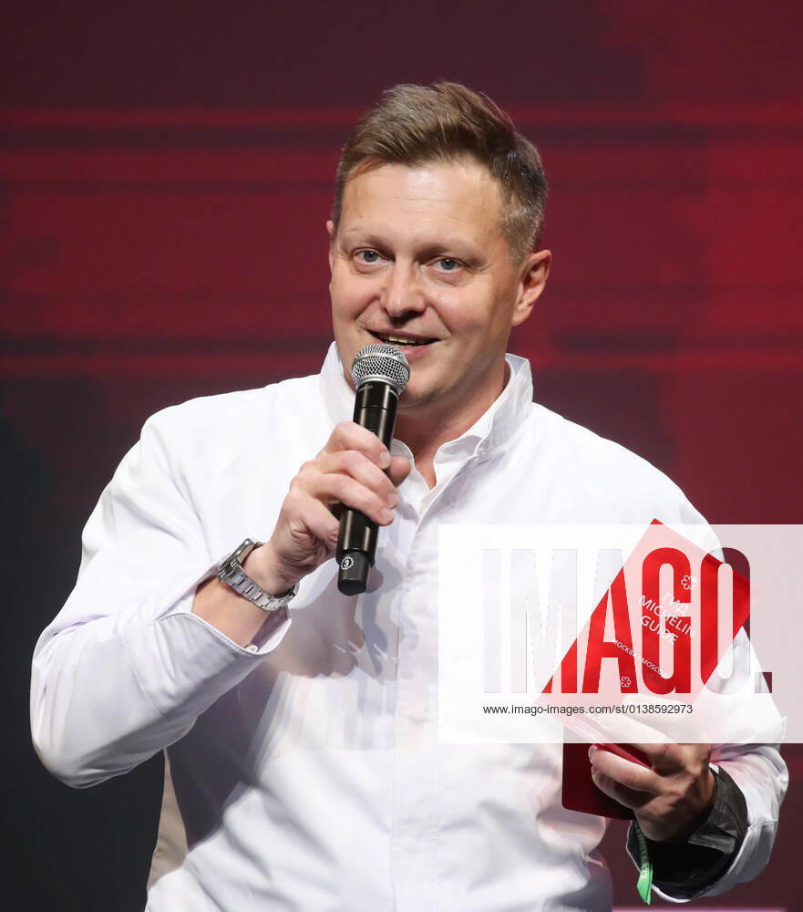 Savva chef Andrei Shmakov speaks during a ceremony held at the Zaryadye Concert Hall to award Michelin stars to Moscow restaurants and chefs as well as to introduce the first Michelin Guide to Moscow. Vyacheslav Prokofyev TASS TS1143D4