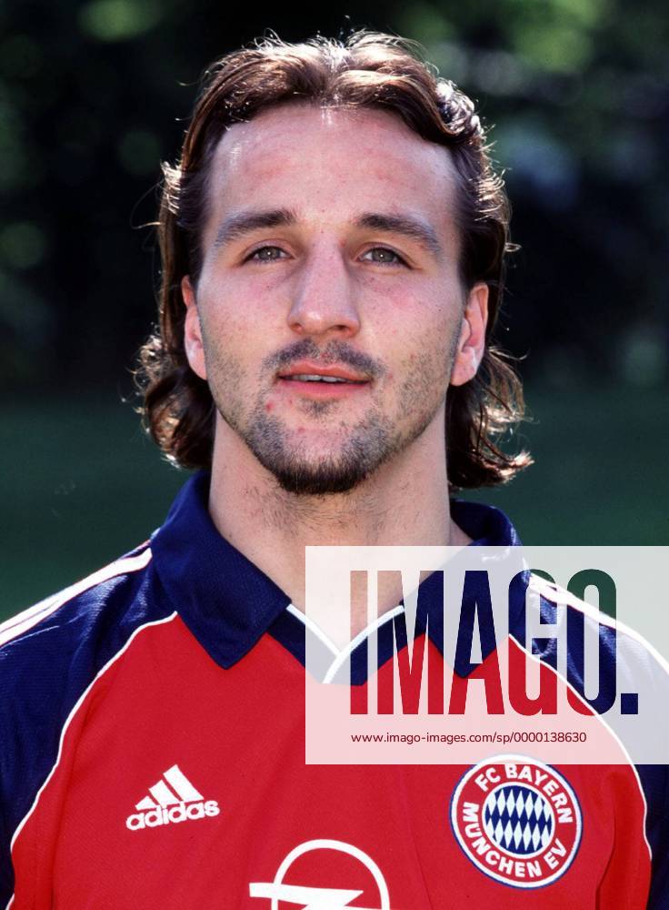 Jens Jeremies (Bayern) im Porträt Fußball 1. BL Herren Saison 1999 2000, Porträttermin, Präsentation, Vorstellung, Pressetermin, FC Bayern München Porträt München