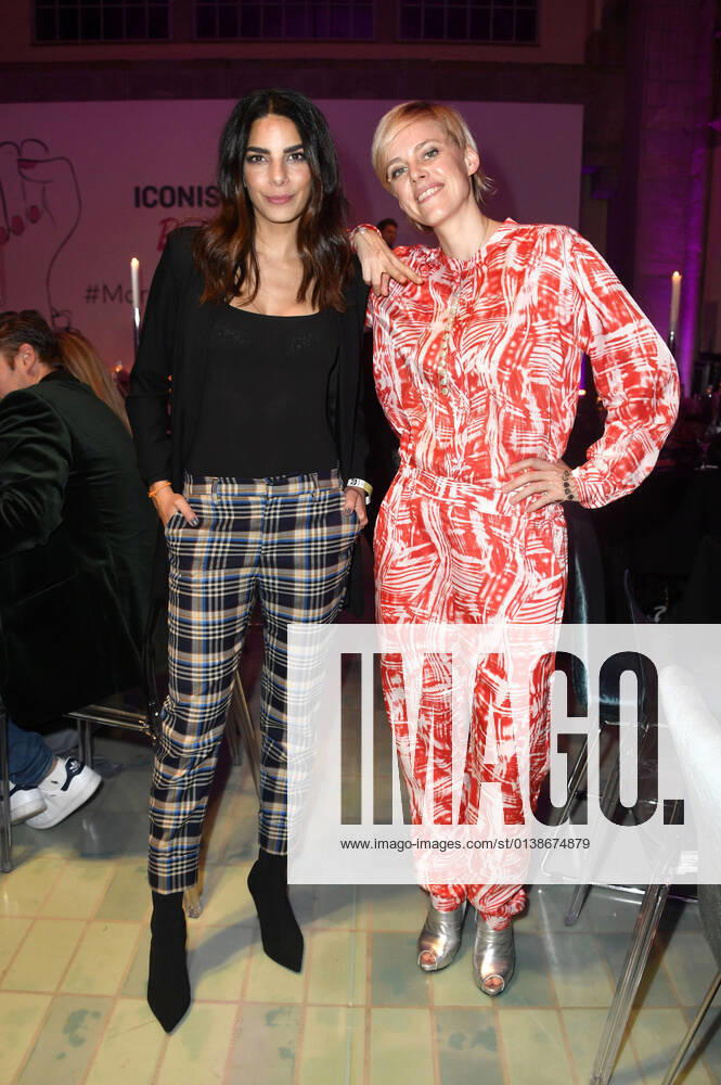 Lilli Hollunder and Johanna Keimeyer at the presentation of the 4 Iconista Award 2021 at the Stadtbad Oderberger Berlin, 14 10 2021 Foto:xN.xKubelkax xFuturexImage