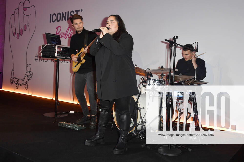 Bahar Kizil at the presentation of the 4 Iconista Award 2021 at the Stadtbad Oderberger Berlin, 14 10 2021 Foto:xN.xKubelkax xFuturexImage