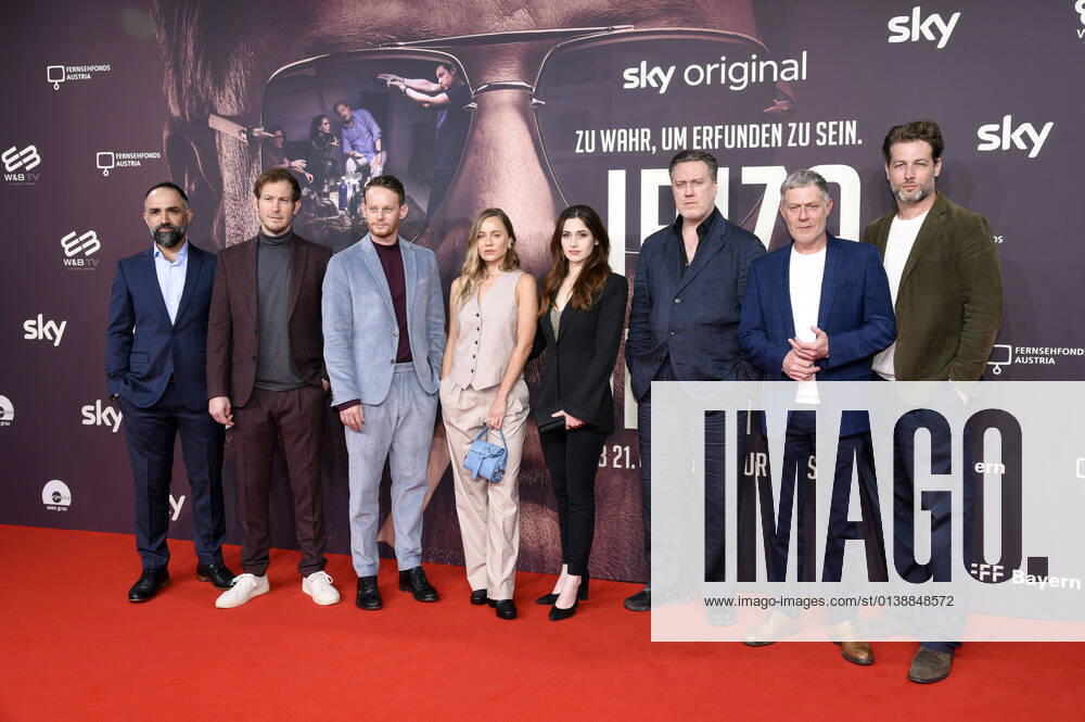 David A Hamade, Stefan Murr, Patrick Güldenberg, Cosima Lehninger, Deleila Piasko, Nicholas Ofczarek, Andreas Lust and Julian Looman at the premiere of the Sky series The Ibiza Affair at the Arri Kino Munich, 17 10 2021 Foto:xS.xFuturexImage