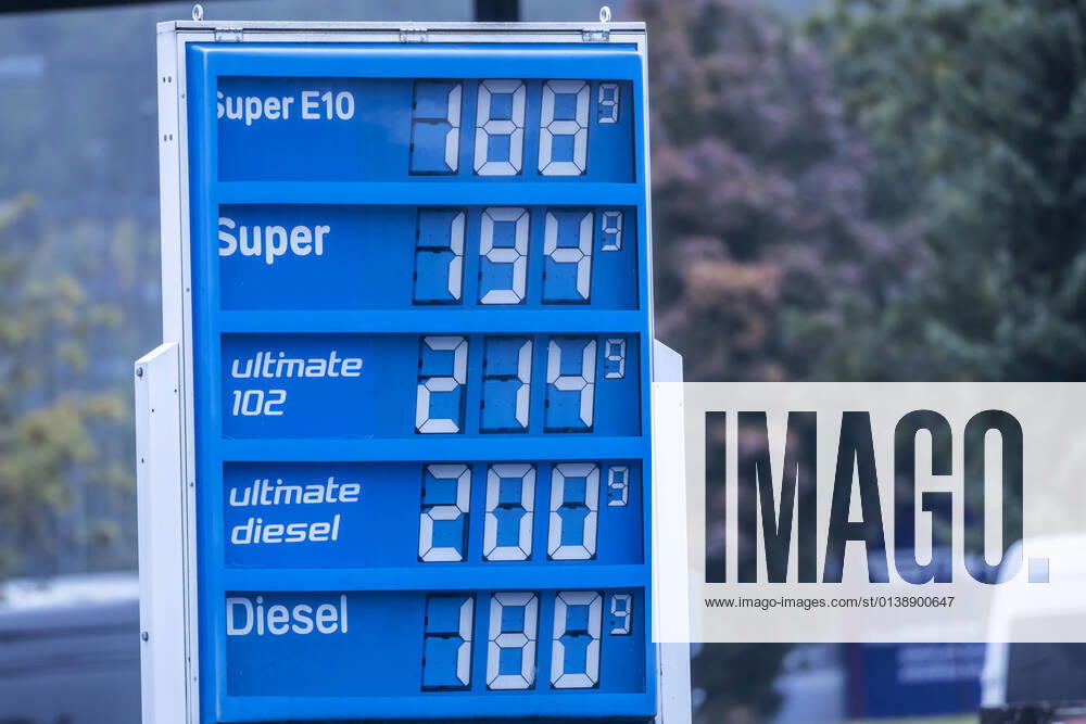 Fuel prices go through the roof The price of diesel is at an all-time high At the Sindelfinger Wald service area in Baden Württemberg, diesel ultimate already costs over two euros per litre 18 10 2021 DEU, Germany, Baden Württemberg, Sindelfingen