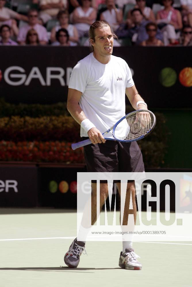 Thomas Haas (Deutschland) erleichtert Tennis Herren Australian Open 2005, ATP Tour, Grand Slam, Hartplatz, Hardcourt, Hartplatztennis, Hartplatzturnier Einzelbild Melbourne Erschöpfung,