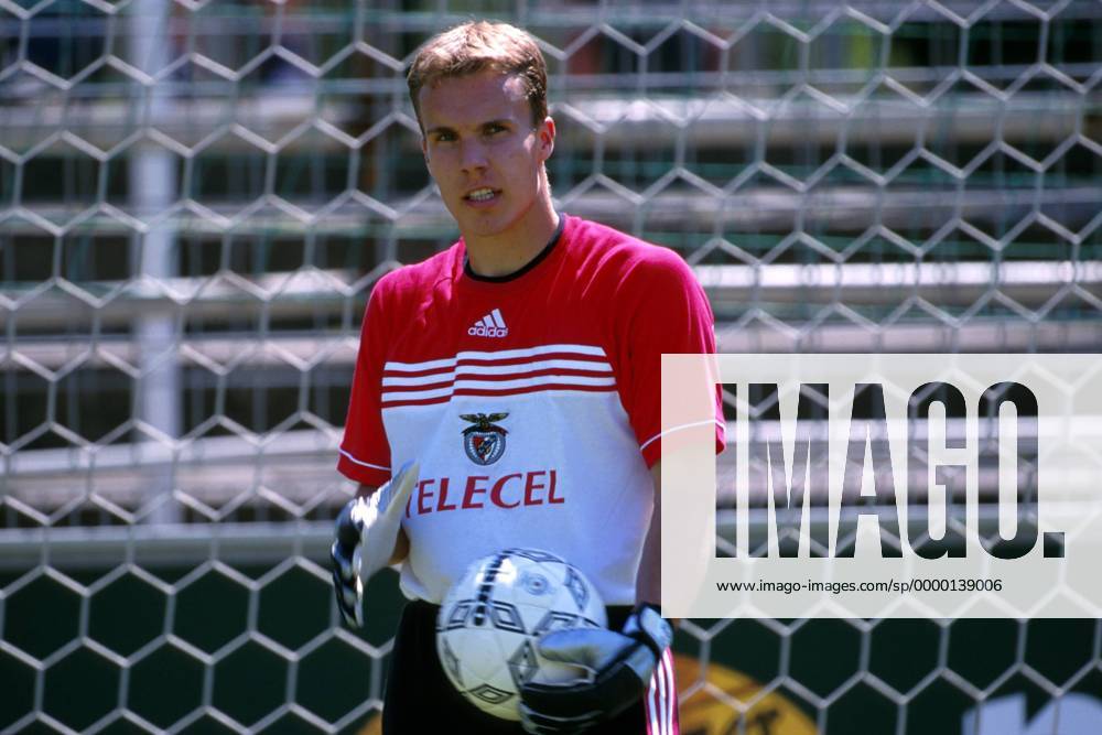 Robert Enke (Benfica) nachdenklich Fußball Herren Saison 1999 2000: Benfica Lissabon, Portugal, Portugiesische Liga, Saisonvorbereitung Einzelbild Leipzig Nachdenklichkeit,