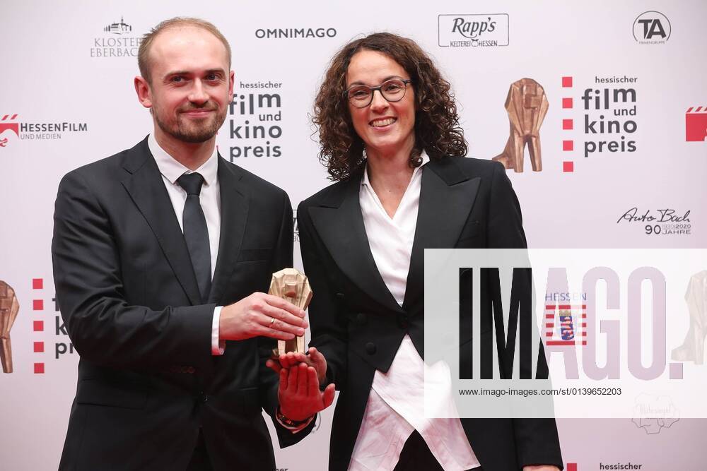 Offenbach, Capirol 32 Hessian Film and Cinema Award winner director Aliaksei Paluyan and Hesses Minister of the Arts Angela Dorn, DFL regulations prohibit any use of photographs as image sequences and or quasi video HP