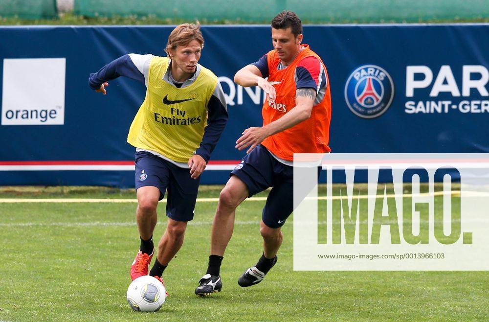FUSSBALL - PSG, Training STEGERSBACH,AUSTRIA,11.JUL.13 - FUSSBALL - Ligue 1, Paris Saint-Germain FC, IFCS Trainingslager. Bild zeigt Clement Chantome und Thiago Motta (PSG).