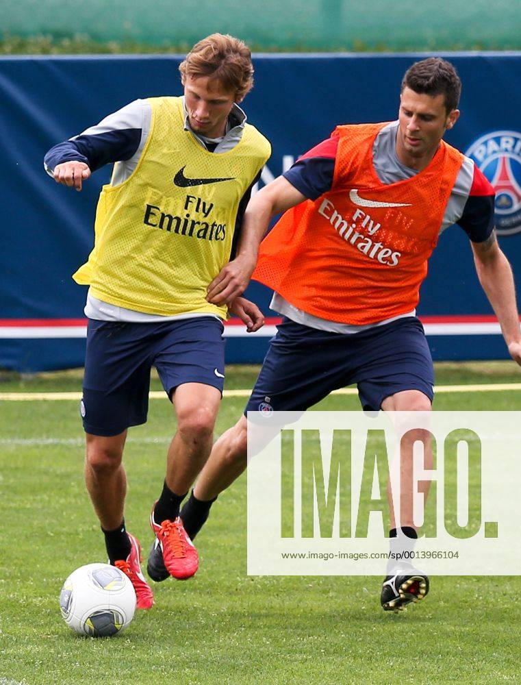 FUSSBALL - PSG, Training STEGERSBACH,AUSTRIA,11.JUL.13 - FUSSBALL - Ligue 1, Paris Saint-Germain FC, IFCS Trainingslager. Bild zeigt Clement Chantome und Thiago Motta (PSG).