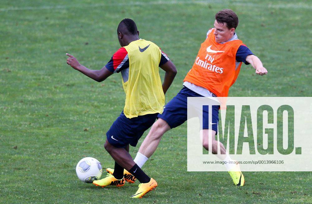 FUSSBALL - PSG, Training STEGERSBACH,AUSTRIA,11.JUL.13 - FUSSBALL - Ligue 1, Paris Saint-Germain FC, IFCS Trainingslager. Bild zeigt Neeskens Kebano und Kevin Gameiro (PSG).