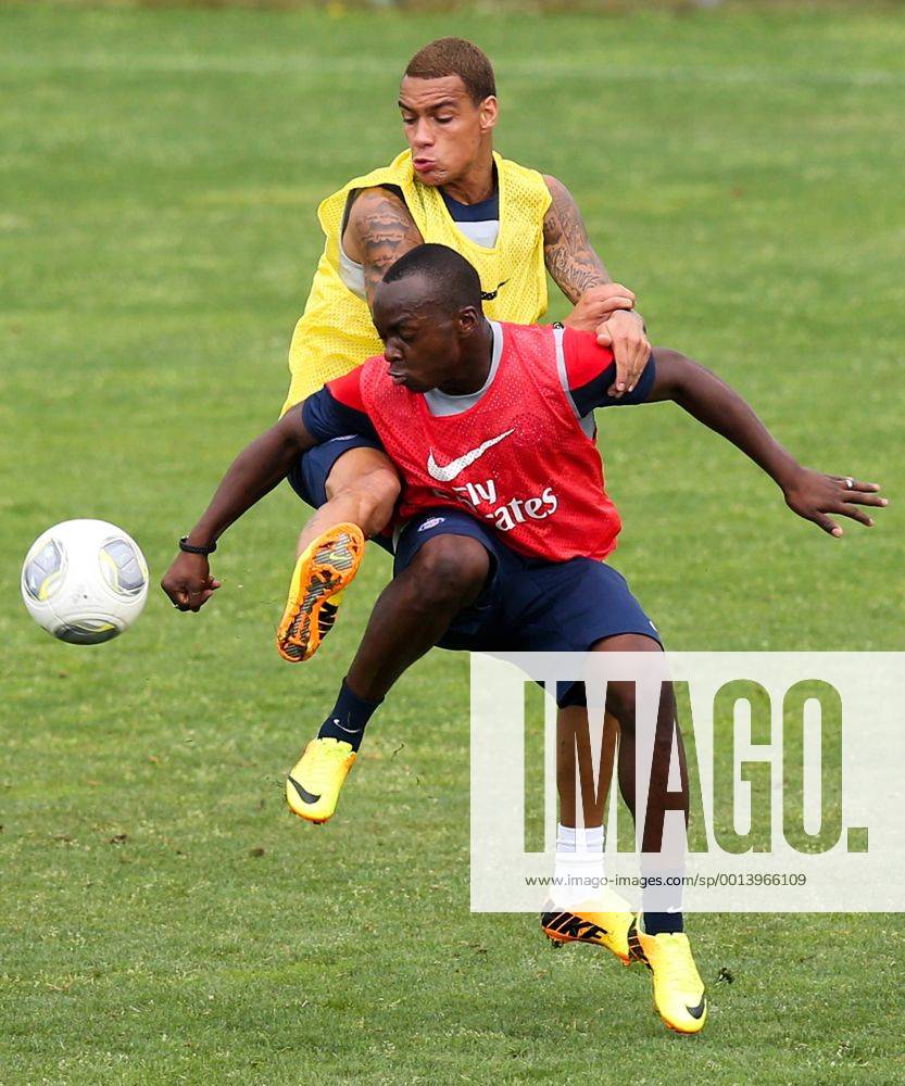 FUSSBALL - PSG, Training STEGERSBACH,AUSTRIA,11.JUL.13 - FUSSBALL - Ligue 1, Paris Saint-Germain FC, IFCS Trainingslager. Bild zeigt Gregory Van der Wiel und Neeskens Kebano (PSG).