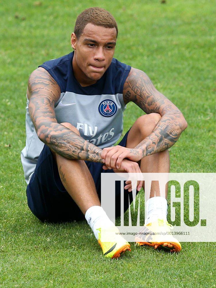 FUSSBALL - PSG, Training STEGERSBACH,AUSTRIA,11.JUL.13 - FUSSBALL - Ligue 1, Paris Saint-Germain FC, IFCS Trainingslager. Bild zeigt Gregory Van der Wiel (PSG).
