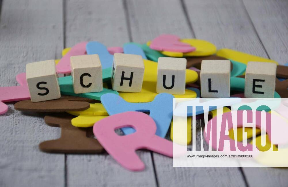 IMAGO Creative: Gesellschaft, Schule, Schulanfang Schule - the german word for school, 14.10.2020,