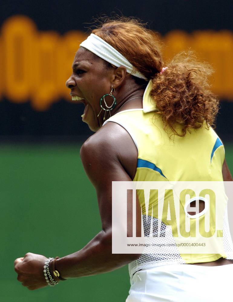 Serena Williams (USA) lässt ihrem Jubel freien Lauf Tennis Damen Australian Open 2005, Grand Slam, WTA Tour Einzelbild Melbourne Freude, Begeisterung,