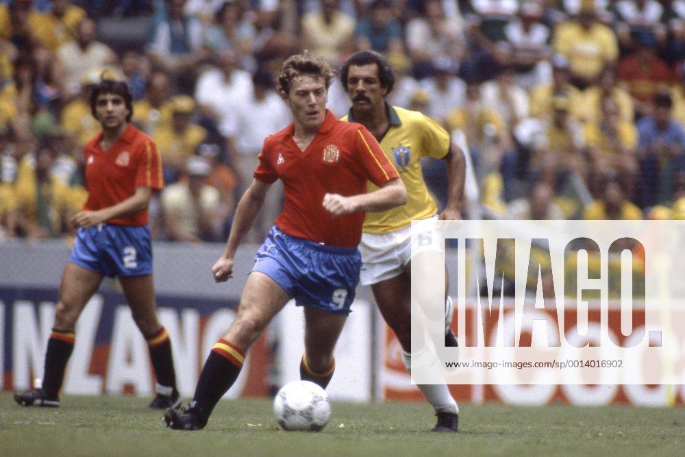 Emilio BUTRAGUENO, ESP, Fussballspieler, spanischer Nationalspieler, Aktion, Einzelaktion mit Ball, hier bei der Fussball Weltmeisterschaft 1986 in Mexico, Mexiko, FIFA WM 1986