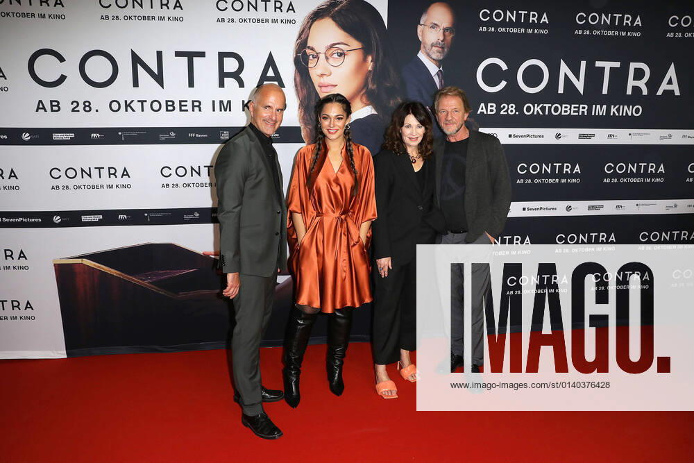 Christoph Maria Herbst, Nilam Farooq, Iris Berben and director Sönke Wortmann at the Contra cinema premiere on 27 10 2021 in Berlin Contra film premiere in Berlin