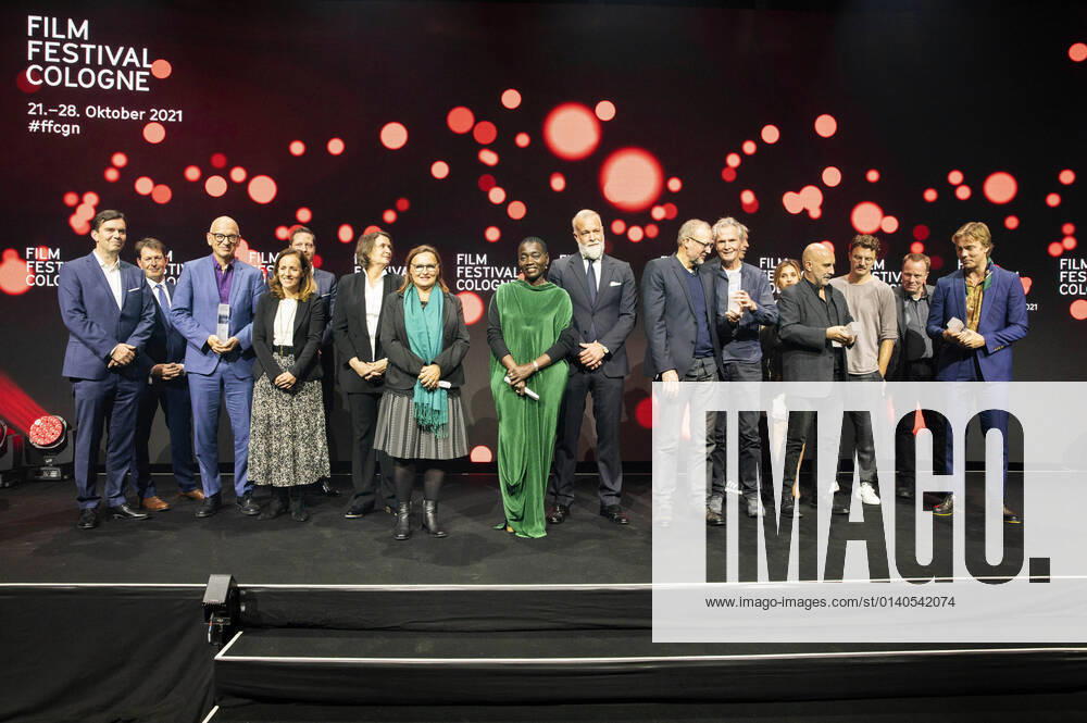 The award winners and laudators at the Film Festival Cologne Awards 2021 at the 31 Film Festival Cologne 2021 at the E Werk Cologne, 28 10 2021 Foto:xR.xSchmiegeltx xFuturexImage