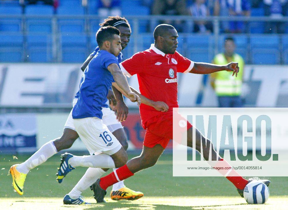 Fotball Football UEFA Champions League Qual 2QR 23 23.07.2013 at Aker Stadion, Molde Molde FK V Sligo Rovers - Joseph Ndo - Sligo Etzaz Hussain - Molde