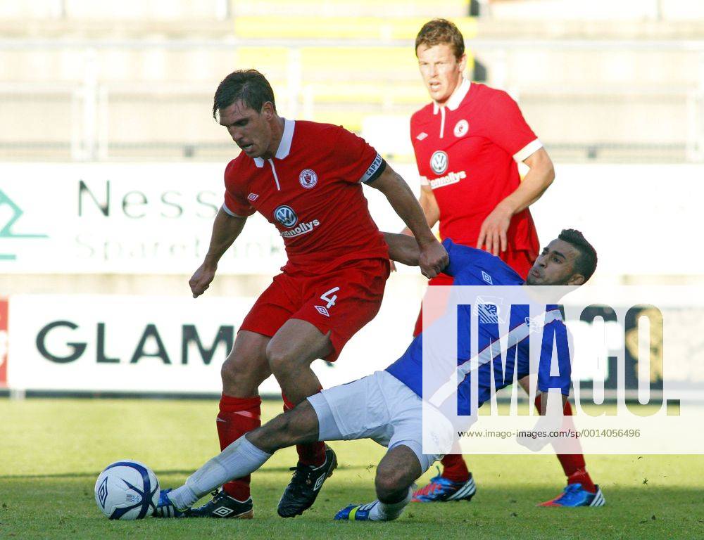 Fotball Football UEFA Champions League Qual 2QR 23 23.07.2013 at Aker Stadion, Molde Molde FK V Sligo Rovers - Gavin Peers - Sligo Etzaz Hussain - Molde