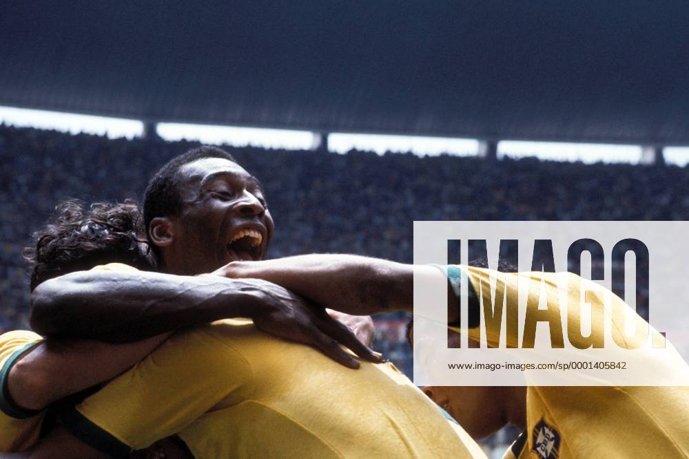 Torjubel Brasilien u.a. mit Pele (hinten) und Jairzinho (re.) Fußball WM Herren Weltmeisterschaft 1970, Nationalmannschaft, Nationalteam, Nationaltrikot, Finale, Endspiel Gruppe Länderspiel Mexiko City Glück Begeisterung, Freude,