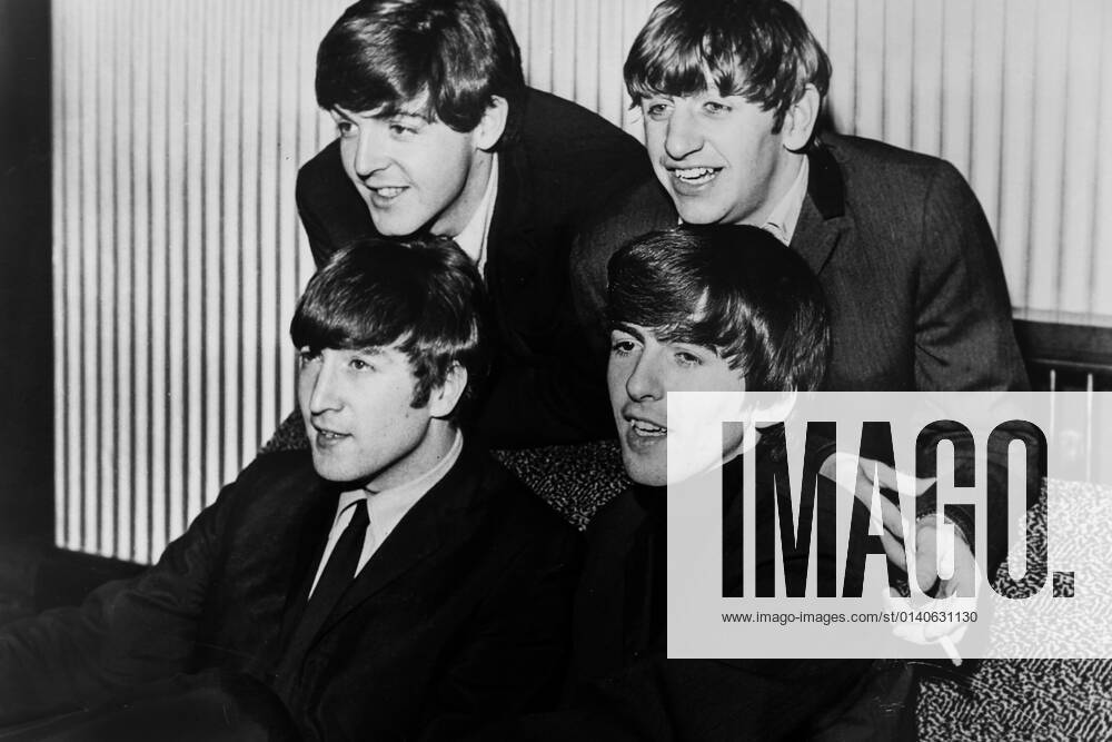 Fans of The Beatles scream during a concert in the early Sixties. Unknown, Unknown, UK, Ref:VM SHO Beatles smiling 2.jpg, The Beatles, fans, concert, screaming