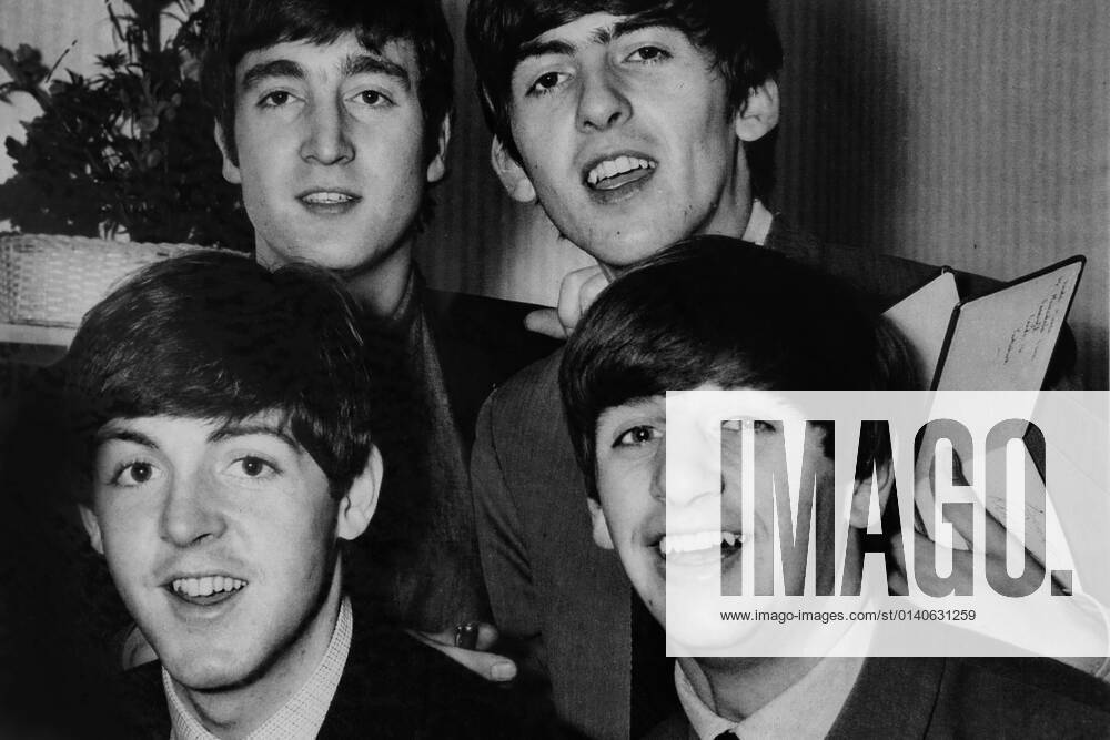 Fans of The Beatles scream during a concert in the early Sixties. Unknown, Unknown, UK, Ref:VM SHO Beatles smiling 4.jpg, The Beatles, fans, concert, screaming