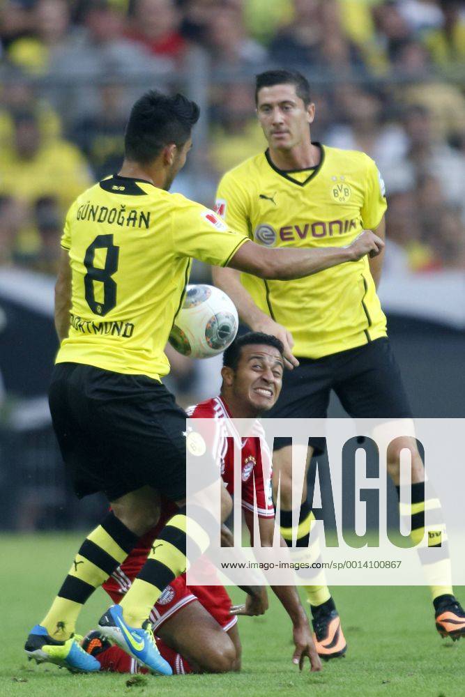Supercup Deutschland 2013 Borussia Dortmund vs. FC Bayern München 4:2 HIER vlnr Ilkay Gündogan (Borussia Dortmund) + Thiago (FC Bayern München) + Robert Lewandowski (Borussia Dortmund)