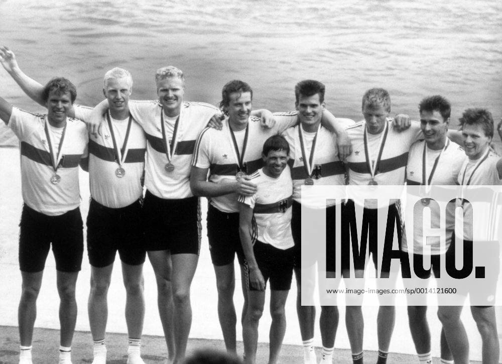 Deutschlandachter gewinnt die Goldmedaille bei den olympischen Sommerspielen 1988 in Seoul mit Steuermann Manfred Klein, Thomas Möllenkamp, Matthias Mellinghaus, Armin Eichholz, Eckhardt Schultz, Ansgar Wessling, Wolfgang Maennig, Bahne Rabe und Thomas Domian