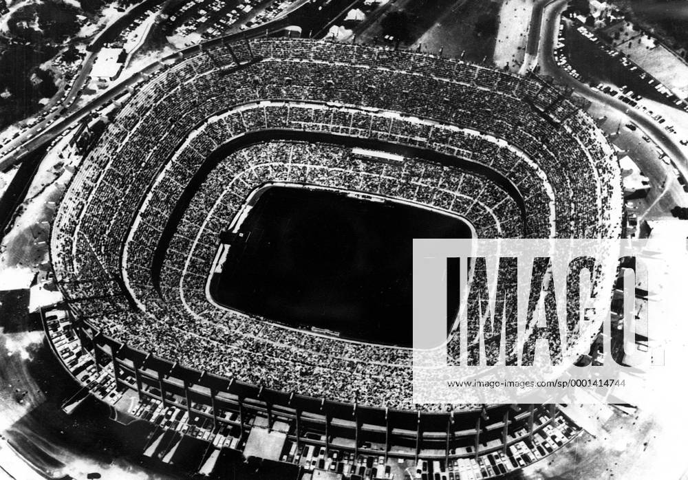 Luftaufnahme des beinahe ausverkauften Aztekenstadions während einer Partie der WM 1970 Fußball WM Herren Weltmeisterschaft 1970, Aztekenstadion, Azteken, Stadion Totale Estadio Azteca Mexico City Masse,