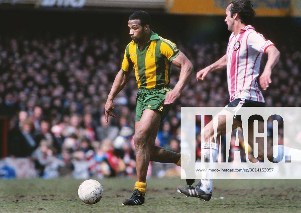 Football - 1978 1979 First Division - Southampton 1 West Bromwich Albion 1 West Brom s Cyrille Regis at The Dell. 13 04 1979