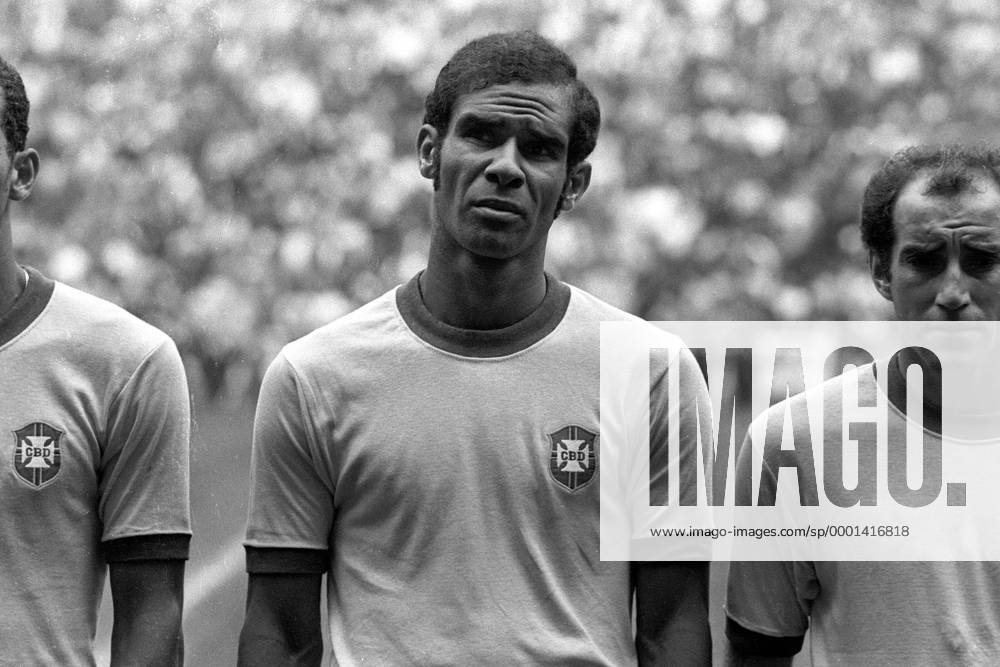 Brito (li.) und Gerson (beide Brasilien) während der Nationalhymne Fußball WM Herren Weltmeisterschaft 1970, Nationalmannschaft, Nationalteam, Nationaltrikot, Länderspiel, Finale Gruppe Mexico City