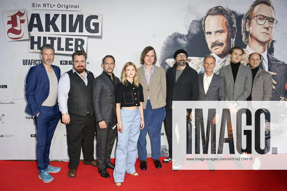 Wolfgang Groos, Tristan Seith, Moritz Bleibtreu, Sinje Irslinger, Lars Eidinger, Tobi Baumann, Richard Sammel, Lukas T Sperber and guest at the premiere of the RTL series Faking Hitler at the Delphi Filmpalast Berlin, 17 11 2021 Foto:xF.xFuturexImage