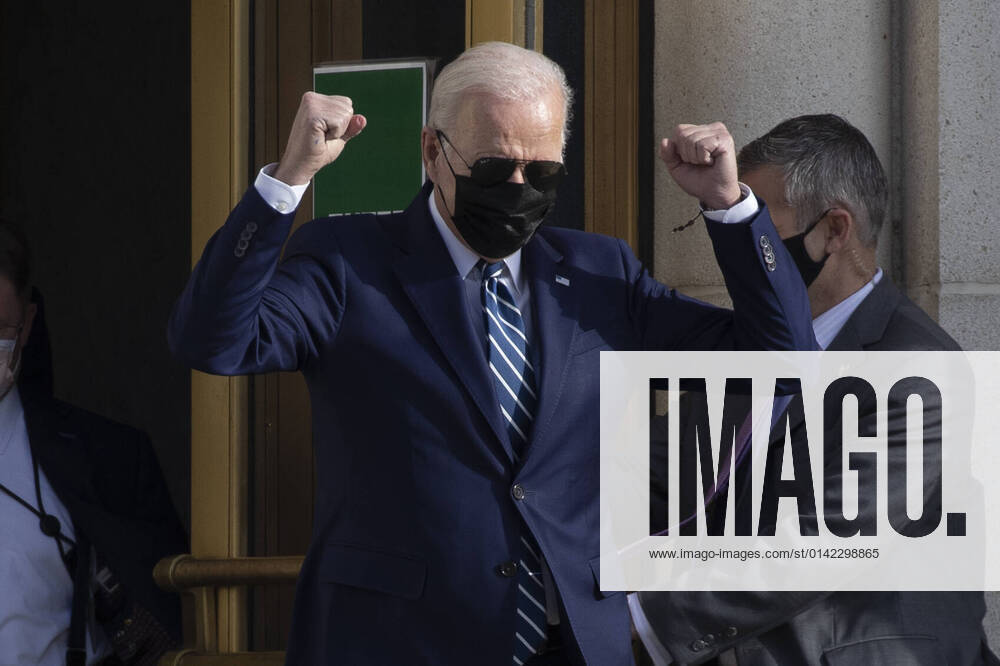 U.S. President Joe Biden gestures upon leaving Walter Reed Medical Center after undergoing a colonoscopy in Bethesda, Maryland on Friday, November 19, 2021. wasp2021111914 MICHAELxREYNOLDS