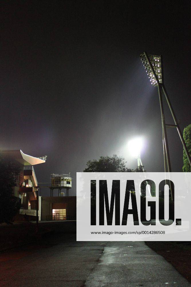 Berlin, Fußball, GER, NOFV Regionalliga Nordost, 2012 2013, 2012 2013, Friedrich-Ludwig-Jahn-Sportpark, Flutlicht Impressionen - Flutlichtspiel im Berliner Jahnsportpark