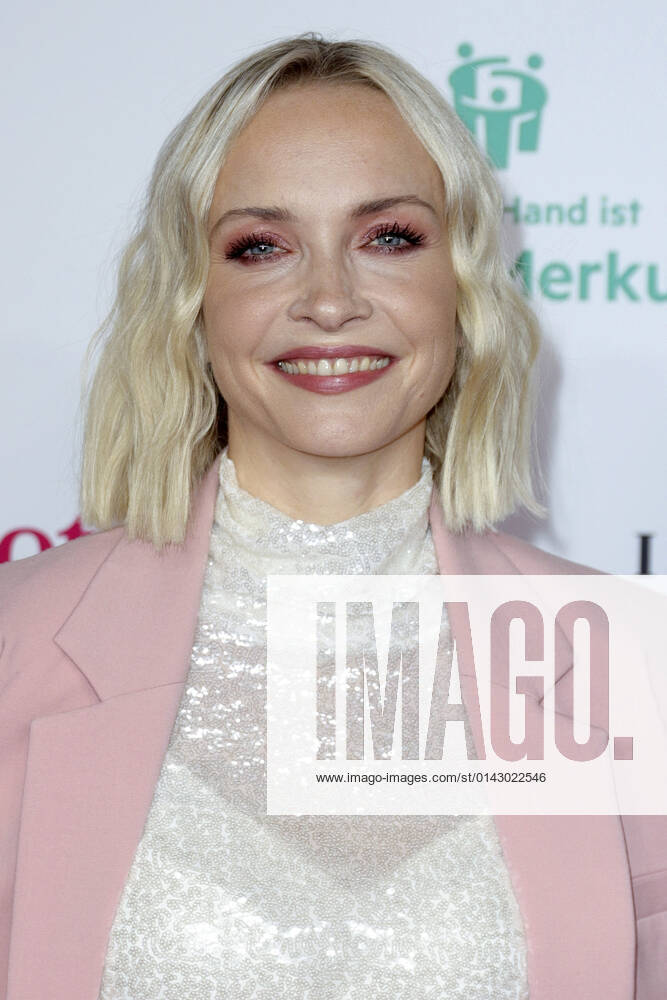 Janin Ullmann at the 10 presentation of the EMOTION Award 2021 at the Curio Haus Hamburg, 26 11 2021 Foto:xFuturexImage