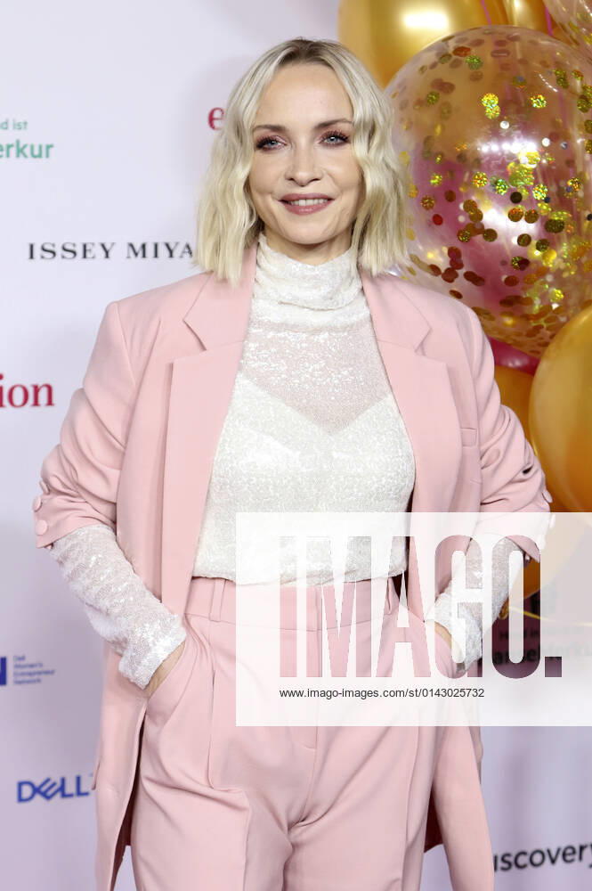Janin Ullmann at the 10 presentation of the EMOTION Award 2021 at the Curio Haus Hamburg, 26 11 2021 Foto:xC.xTamckex xFuturexImage