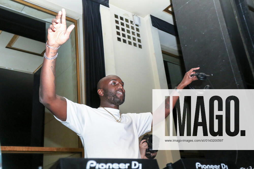 Paris Fashion Week. Soiree Inside Rainbow, collaboration Virgil Abloh et Evian. Rainbow Inside Party. Virgil Abloh. 235718 2019-02-25 Palais de Chaillot Paris France