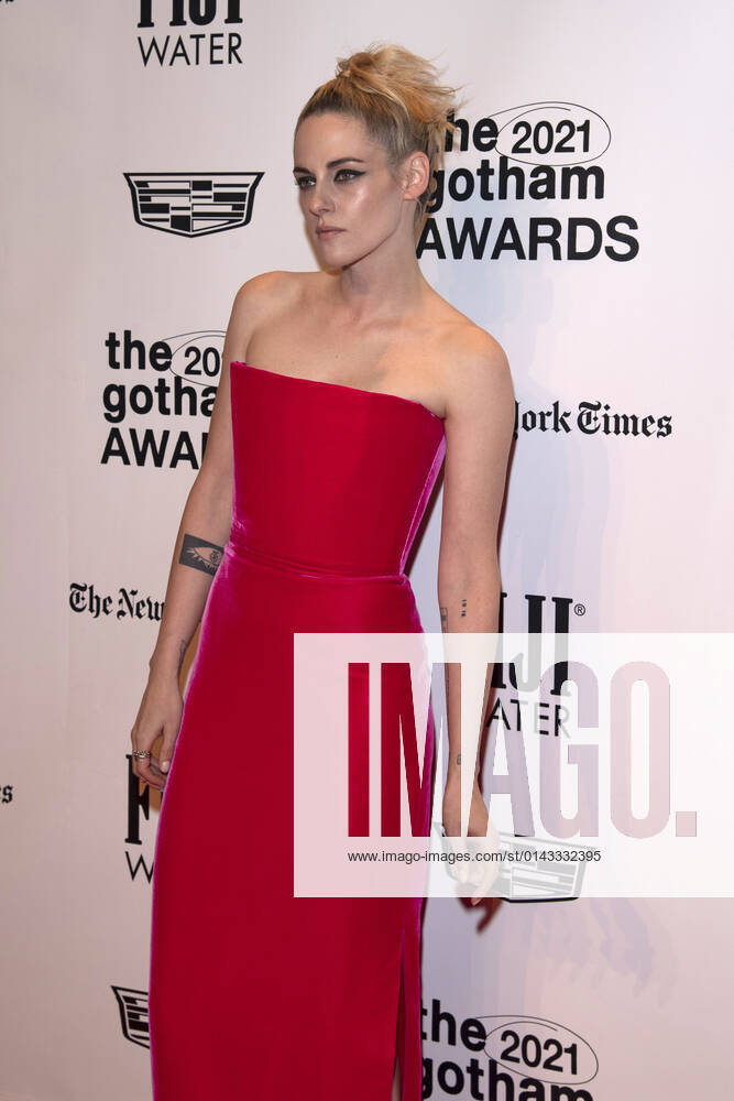 Kristen Stewart attends the 2021 Gotham Awards Presented By The Gotham Film & Media Institute at Cipriani Wall Street in New York City. New York United States - ZUMAs197 20211129_zaa_s197_521