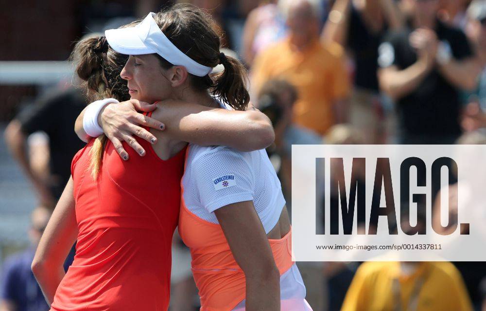 TENNIS - WTA, US Open 2013 NEW YORK CITY,NEW YORK,USA,27.AUG.13 - TENNIS - WTA Tennis Damen Tour, US Open 2013, Grand Slam, Flushing Meadows. Bild zeigt Bojana Jovanovski (SRB) und Andrea Petkovic (GER).