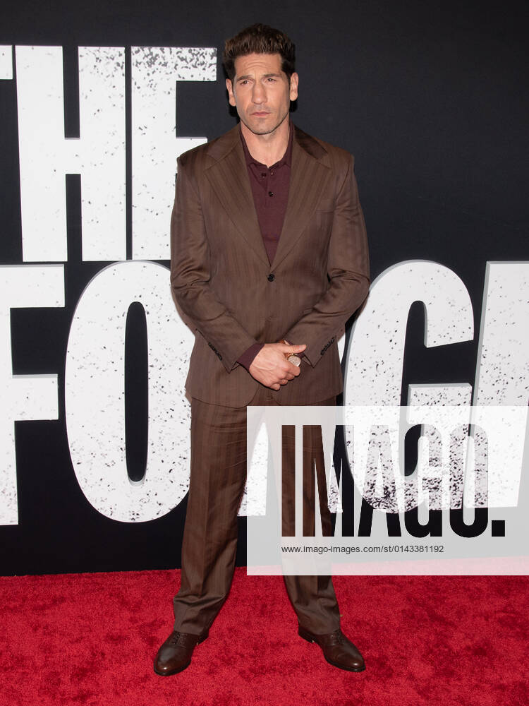Los Angeles, California - Jon Bernthal. The Los Angeles premiere of Netflix s The Unforgivable Hollywood USA - ZUMAa123 20211130_zaa_a123_081