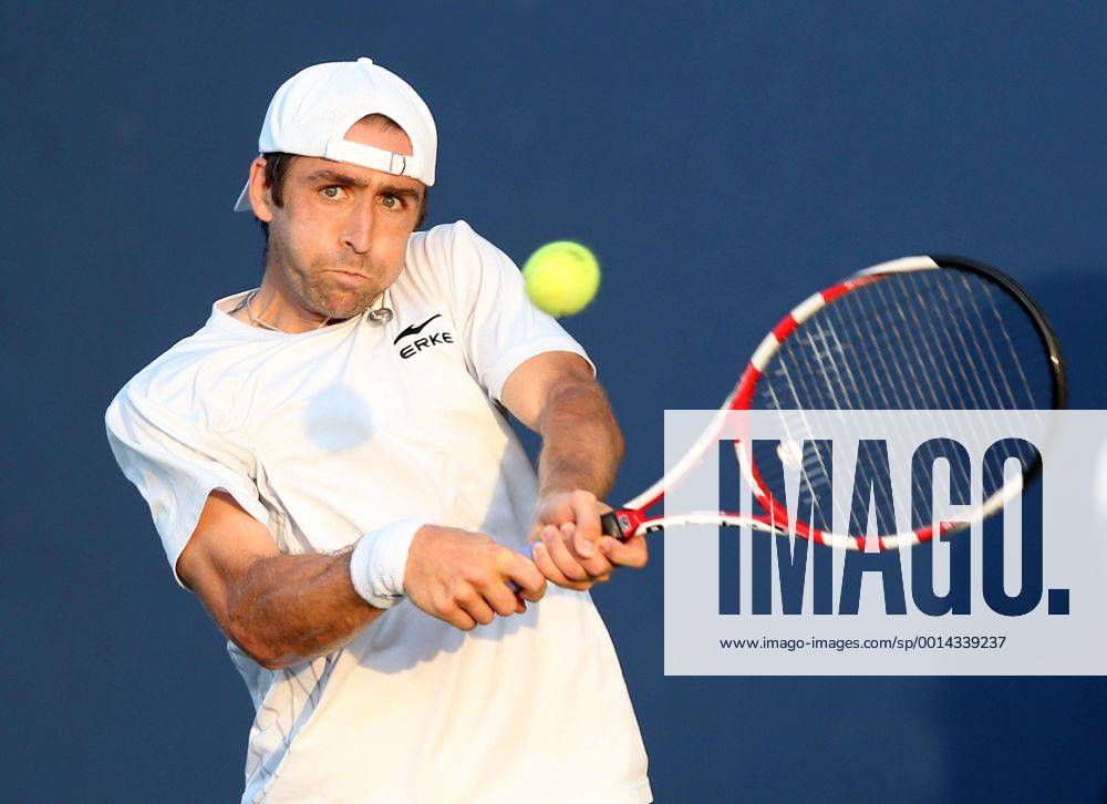 US Open 2013, USTA Billie Jean King National Tennis Center, Flushing Meadows, New York, ITF Grand Slam Tennis Tournament . Benjamin Becker (GER), Aktion,Einzelbild, Halbkoerper,Querformat