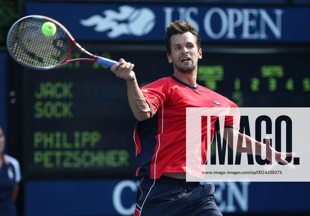 US Open 2013, USTA Billie Jean King National Tennis Center, Flushing Meadows, New York, ITF Grand Slam Tennis Tournament . Philipp Petzschner (GER), Aktion,Einzelbild, Halbkoerper,Querformat