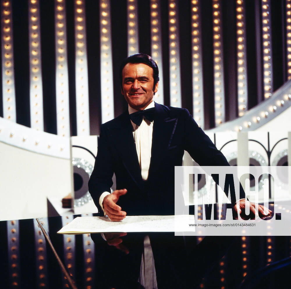 Max Greger Max Greger, deutscher Saxophonist, Big-Band-Leader und Jazz-Musiker, und sein Orchester bei einem Fernsehauftritt, Deutschland 1979. German saxophinist, Big Band Leader and jazz musician Max Greger with his orchestra performing on German TV, Germany 1979., Deutschland