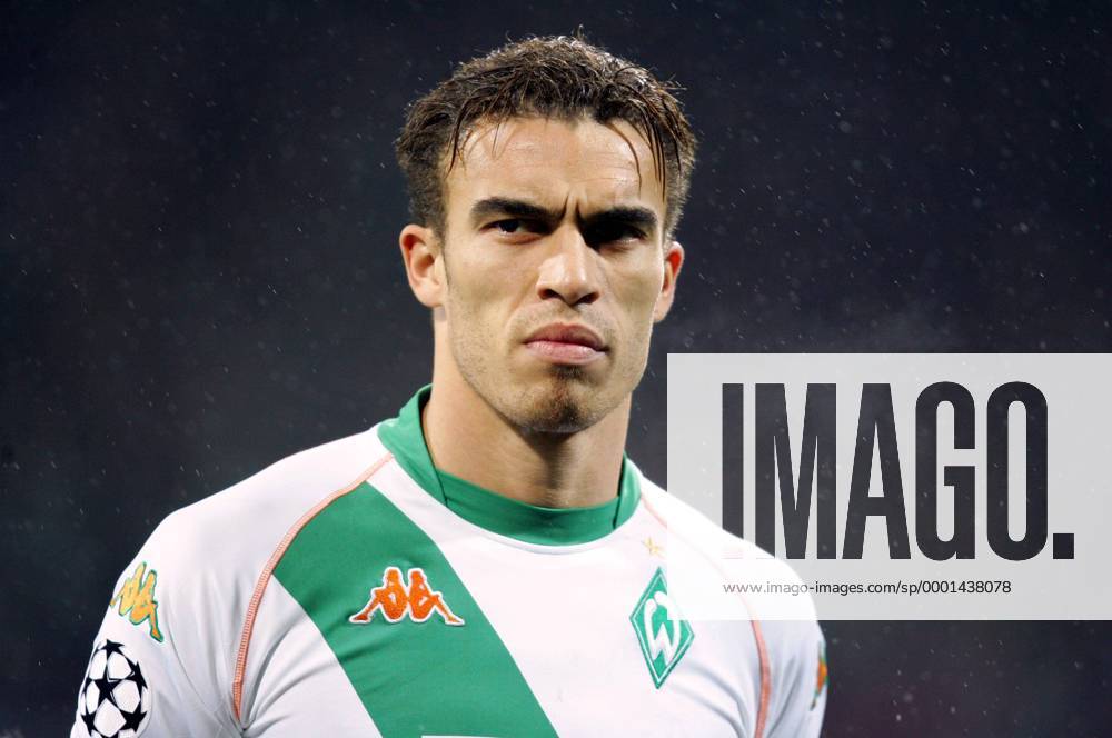 Valerien Ismael (Bremen) enttäuscht Fußball EC 1 Herren Champions League 2004 2005, Achtelfinale, SV Werder Bremen Porträt pan8365 Bremen Enttäuschung,